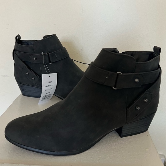 NWT UNIONBAY Tilly Black Buckle Side Zipper Short Heel Ankle Boots Sz 8.5 - Picture 8 of 10